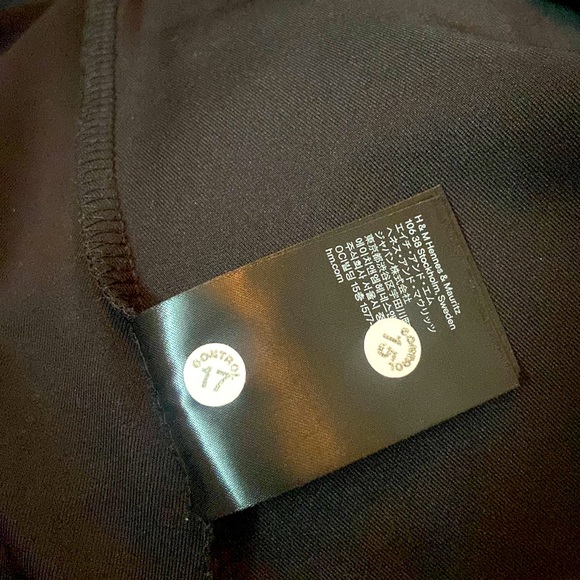 H&M off shoulder solid black dress - Picture 5 of 6